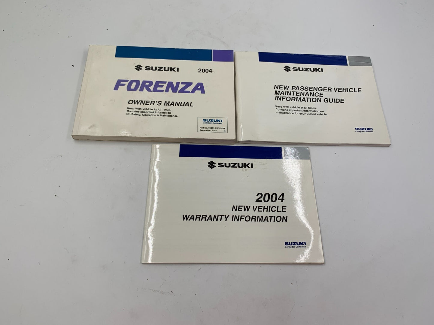 2004 Suzuki Forenza Owners Manual Set with Case B02B22041
