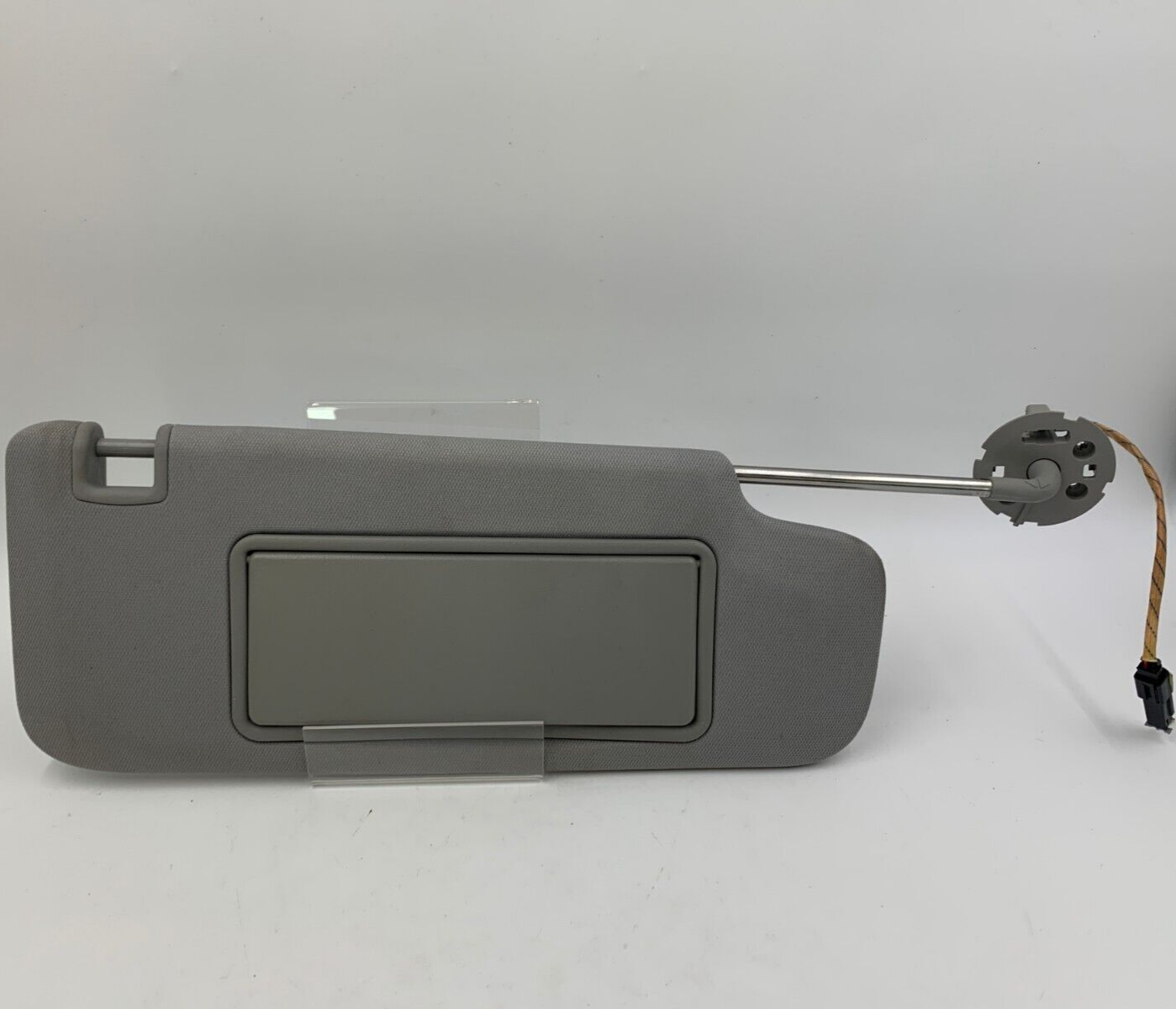 2016-2021 Chevrolet Malibu Passenger Sun Visor Illuminated OEM C02B32026