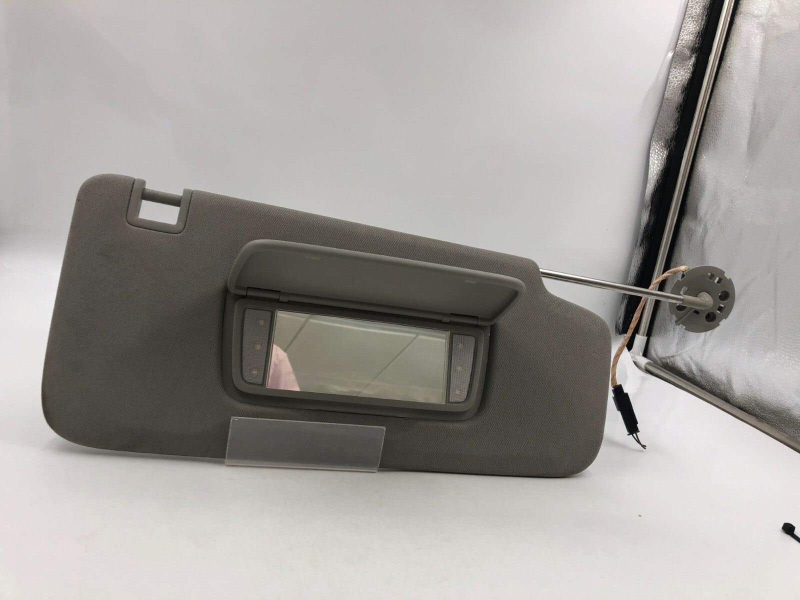 2018-2019 Buick Enclave Passenger Sun Visor Gray Illuminated OEM B01B15027