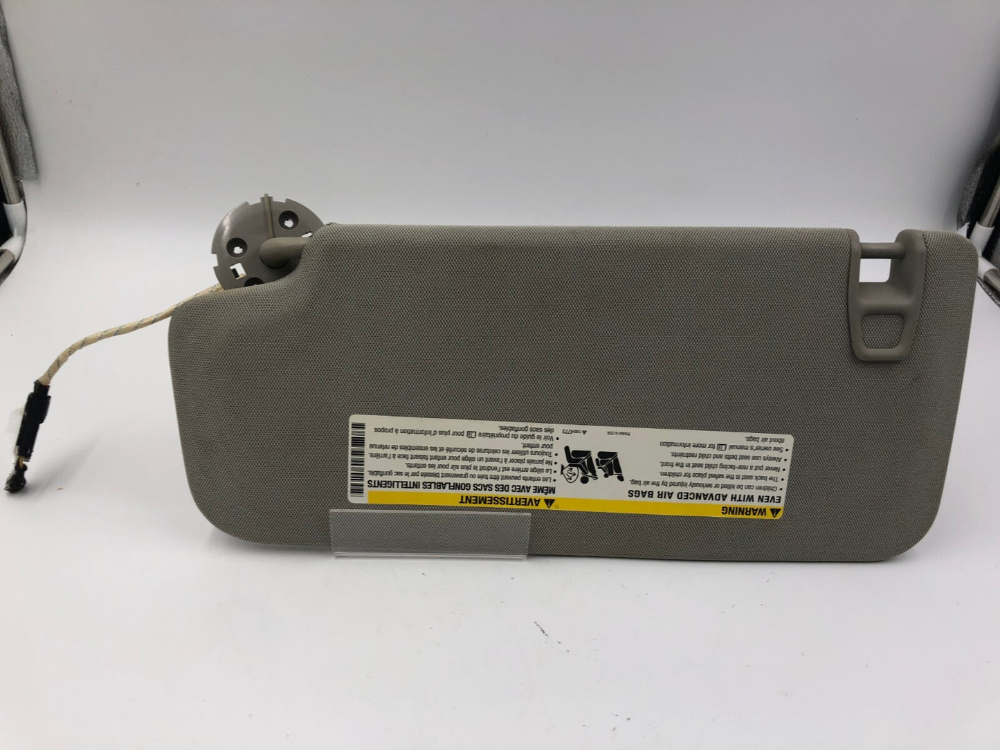 2013-2015 Chevrolet Trax Passenger Sun Visor Gray Illuminated OEM C03B17020