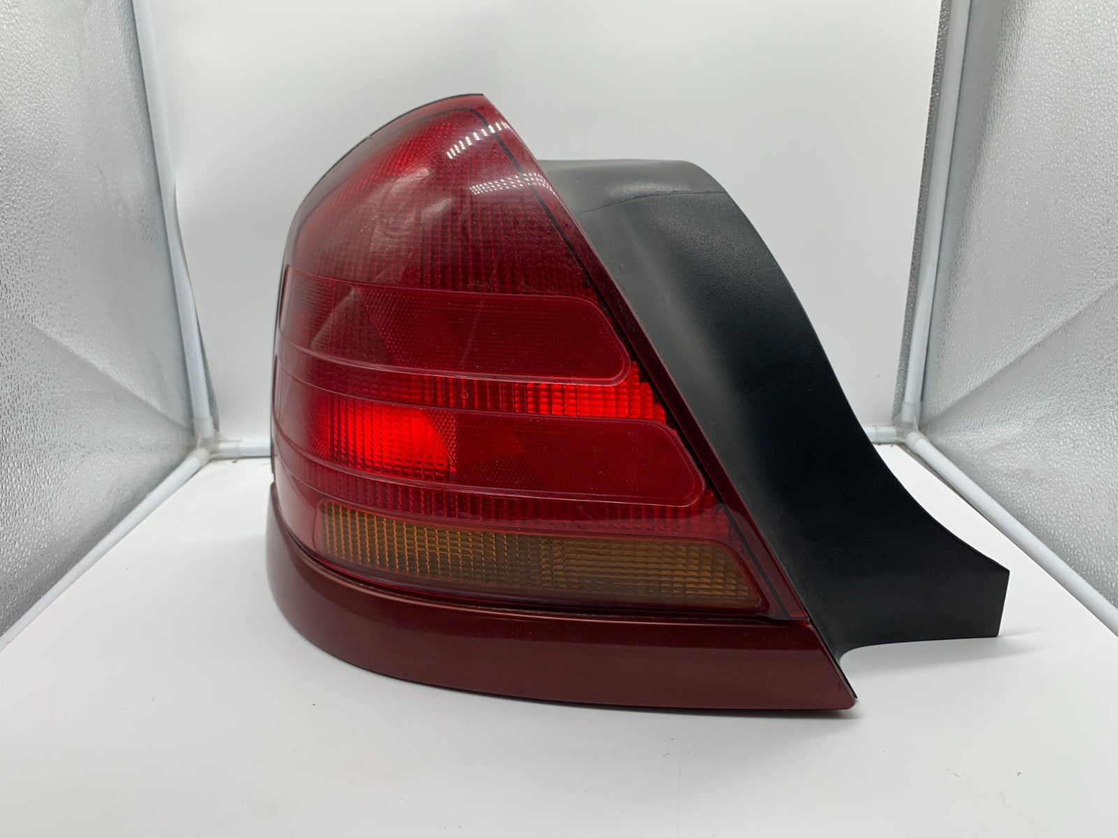 2000-2011 Ford Crown Victoria Driver Side Tail Light Taillight OEM C01B50010