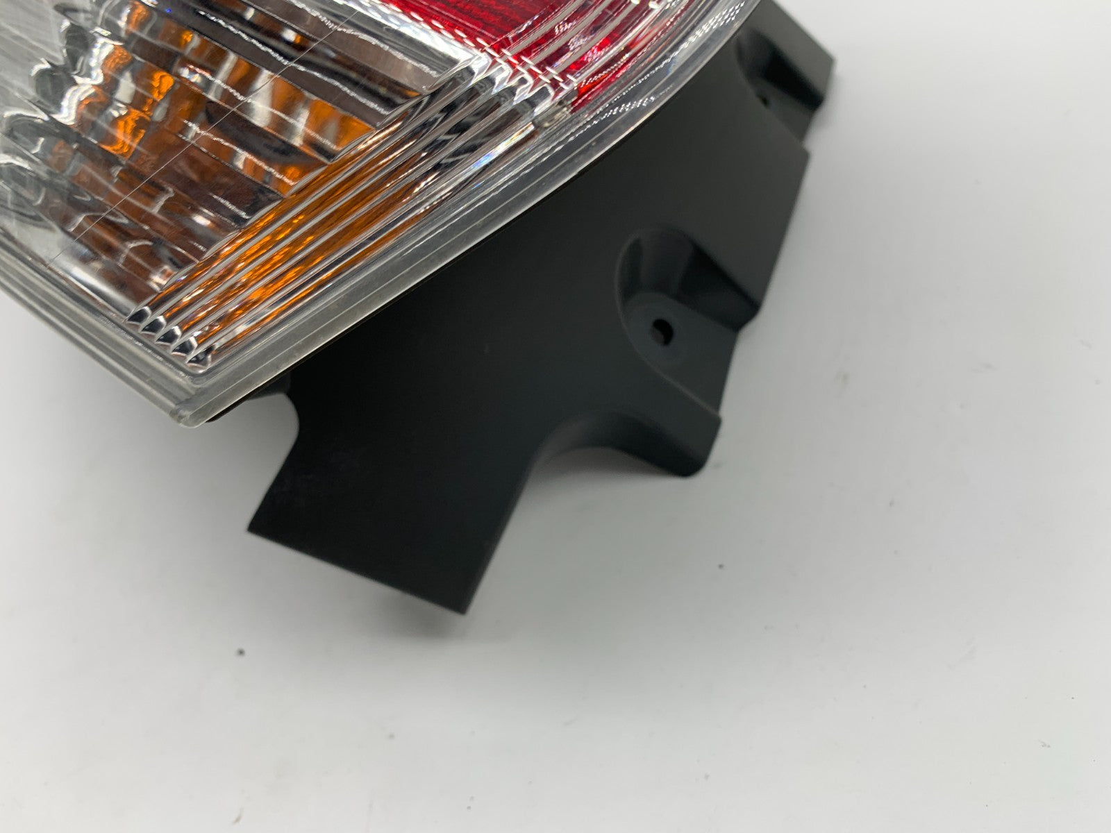 2017-2019 Nissan Rogue Driver Side Tail Light Taillight OEM B02B27016