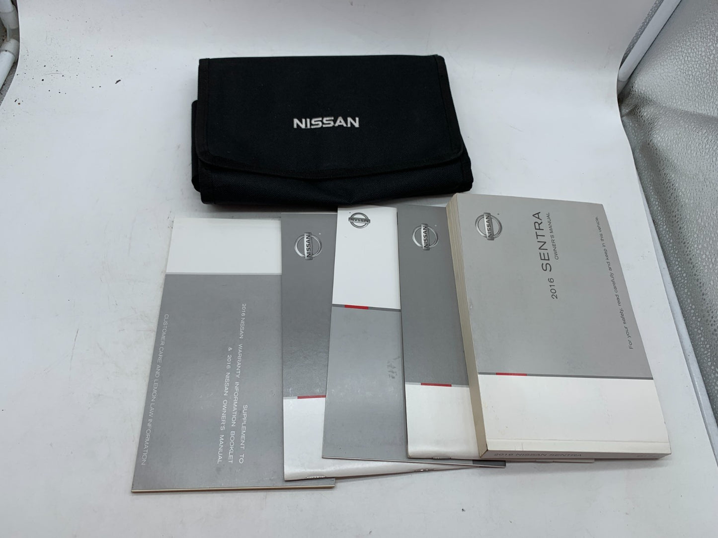 2016 Nissan Sentra Owners Manual Set with Case OEM A04B35009