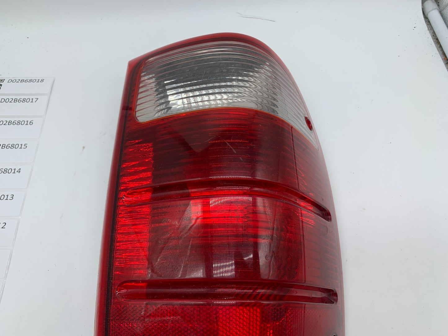 2001-2005 Ford Ranger Passenger Side Tail Light Tailight OEM D02B68001