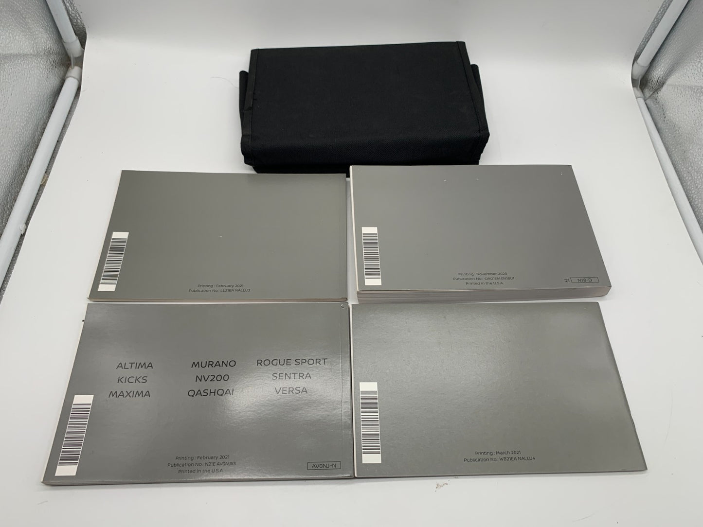 2021 Nissan Versa Owners Manual Set with Case OEM B02B36050