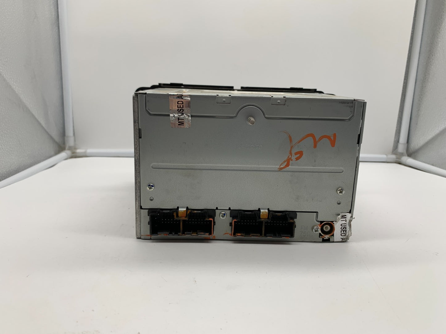 2009 Saturn Outlook AM FM CD Player Radio Receiver OEM 2599288