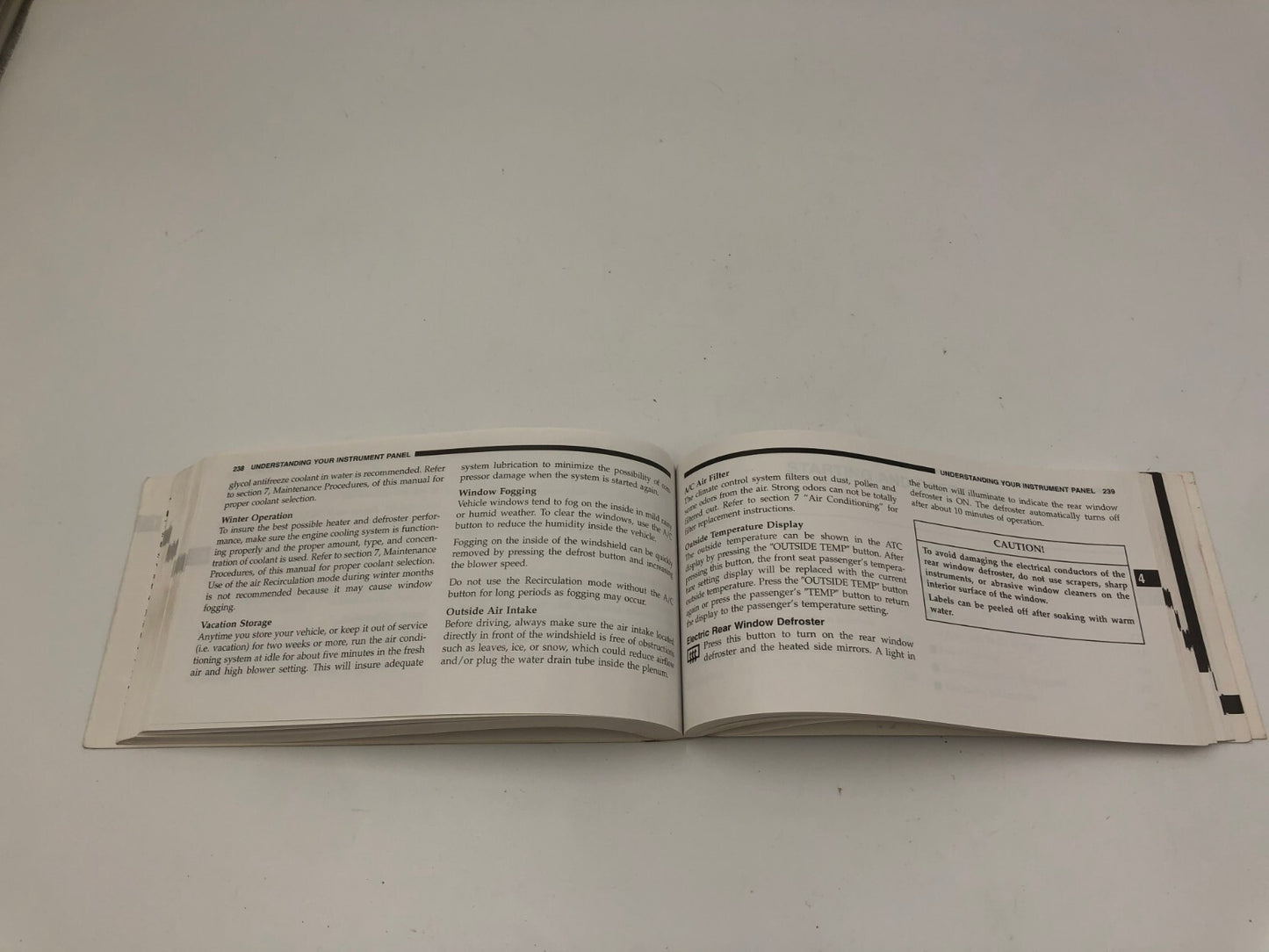 2005 Chrysler Pacifica Owners Manual with Case OEM C01B32028