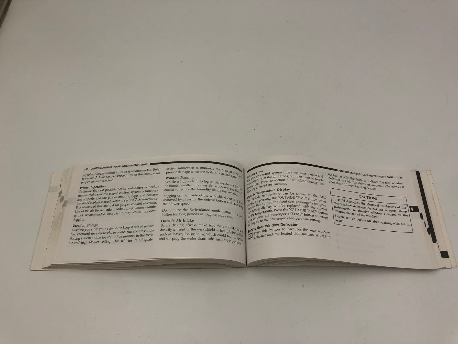 2005 Chrysler Pacifica Owners Manual with Case OEM C01B32028