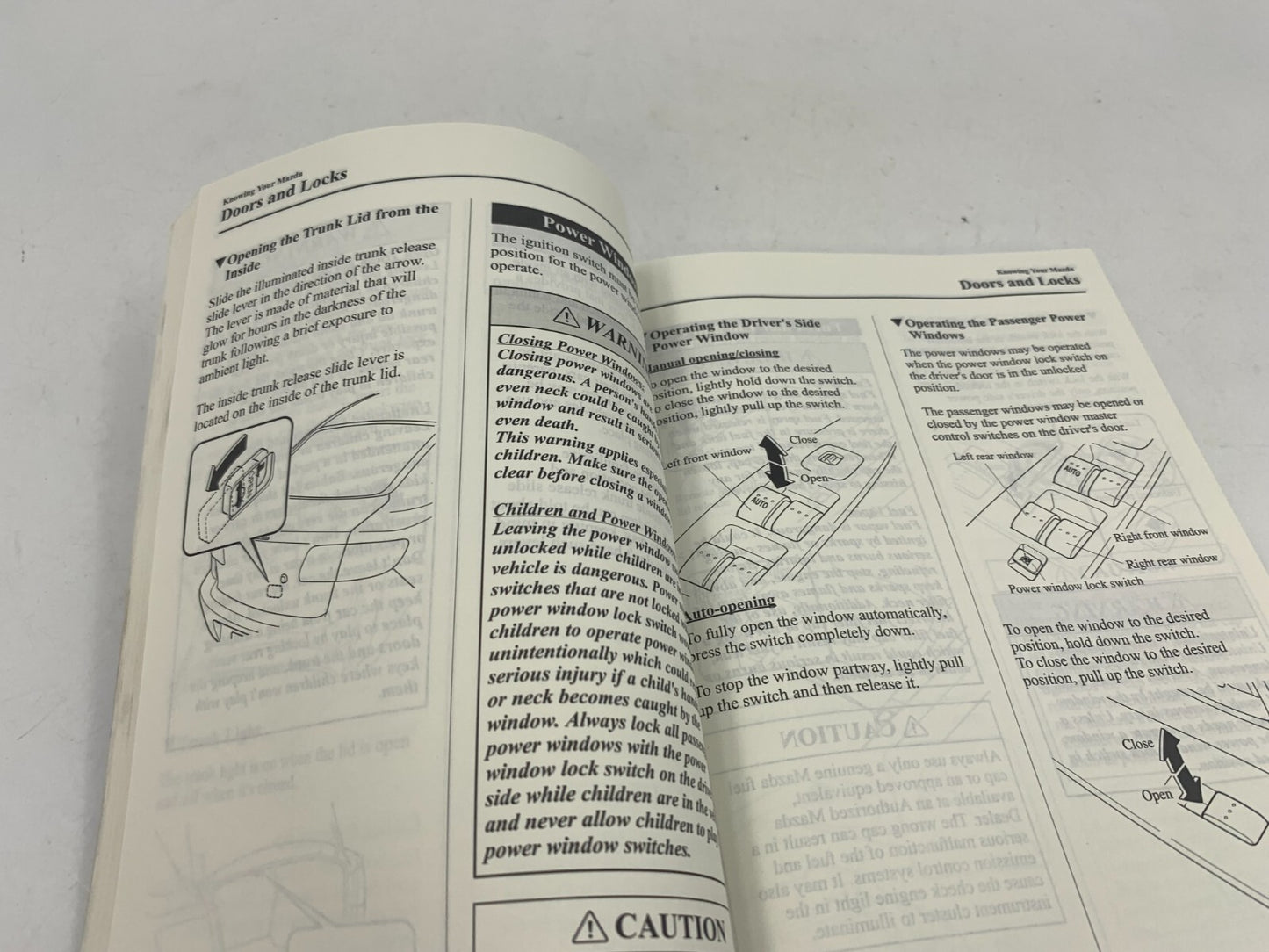 2005 Mazda 3 Owners Manual  Set with Case OEM D04B41053