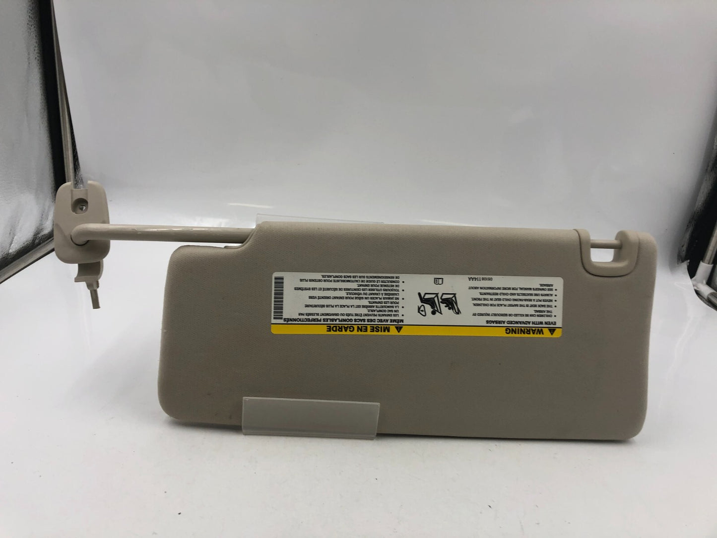 2016-2017 Chrysler 200 Sedan Passenger Sun Visor Gray Illuminated OEM B01B16039