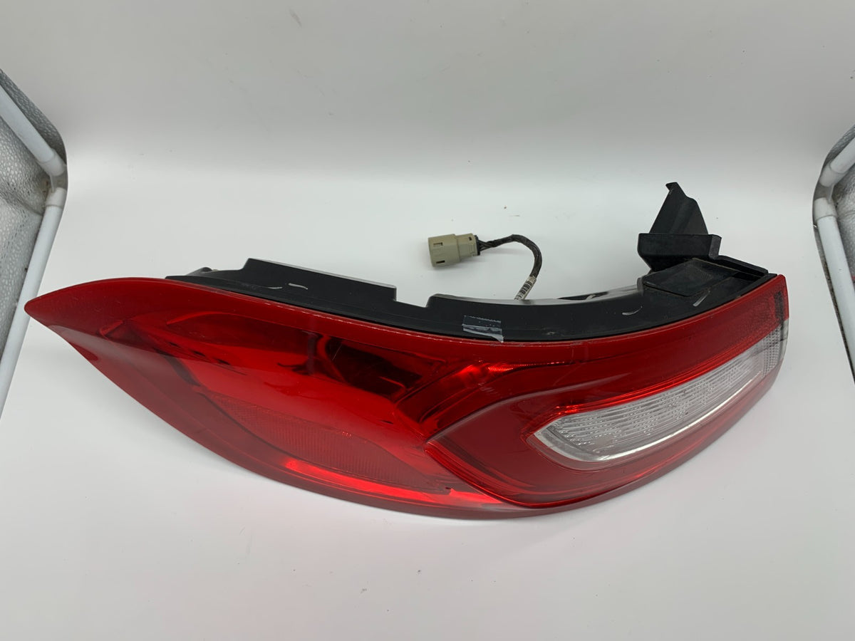 2016-2018 Lincoln MKX Driver Side Tail Light Taillight OEM B03B17008