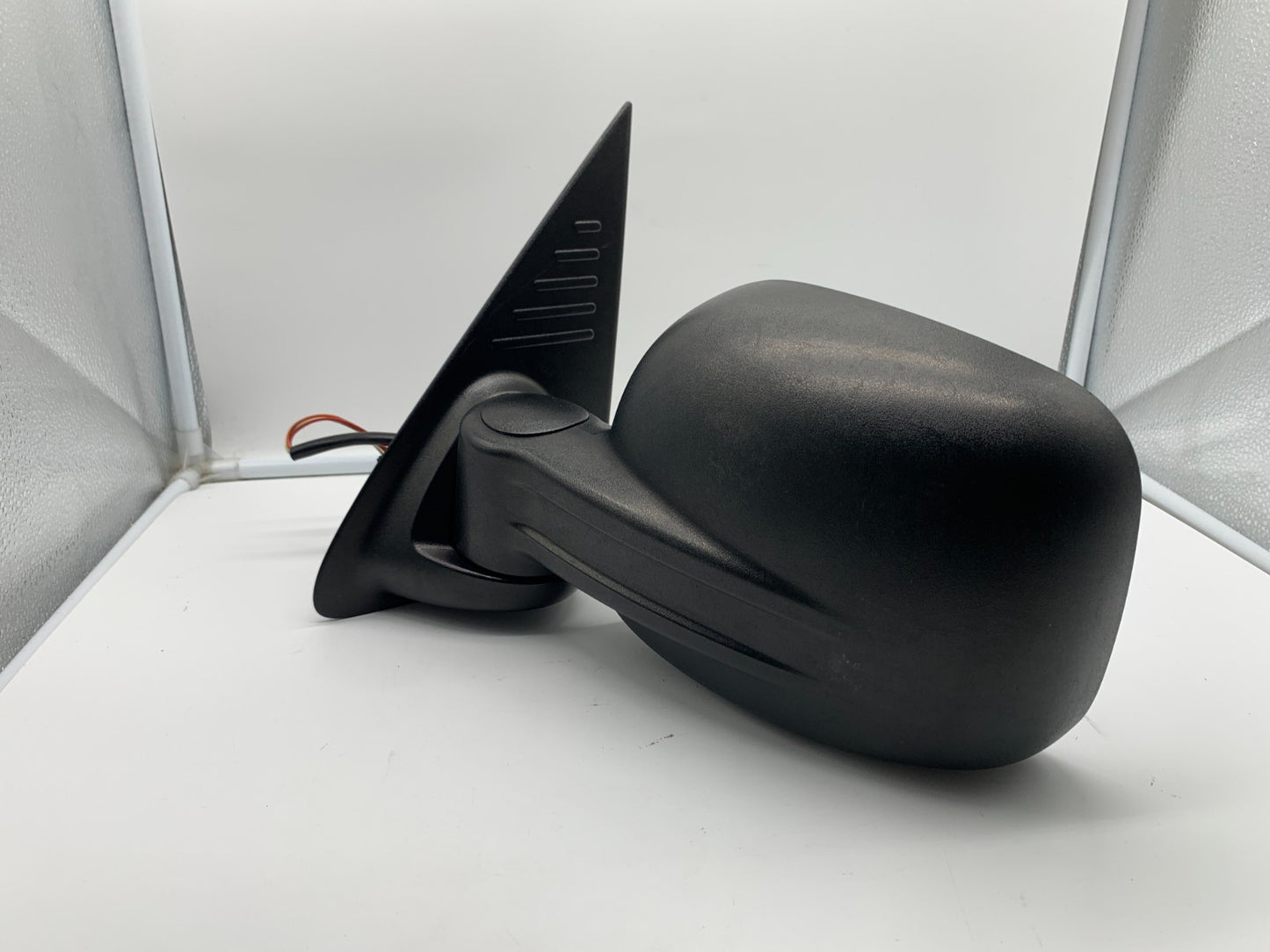 2002-2007 Jeep Liberty Driver Side View Power Door Mirror Black OEM C03B24008