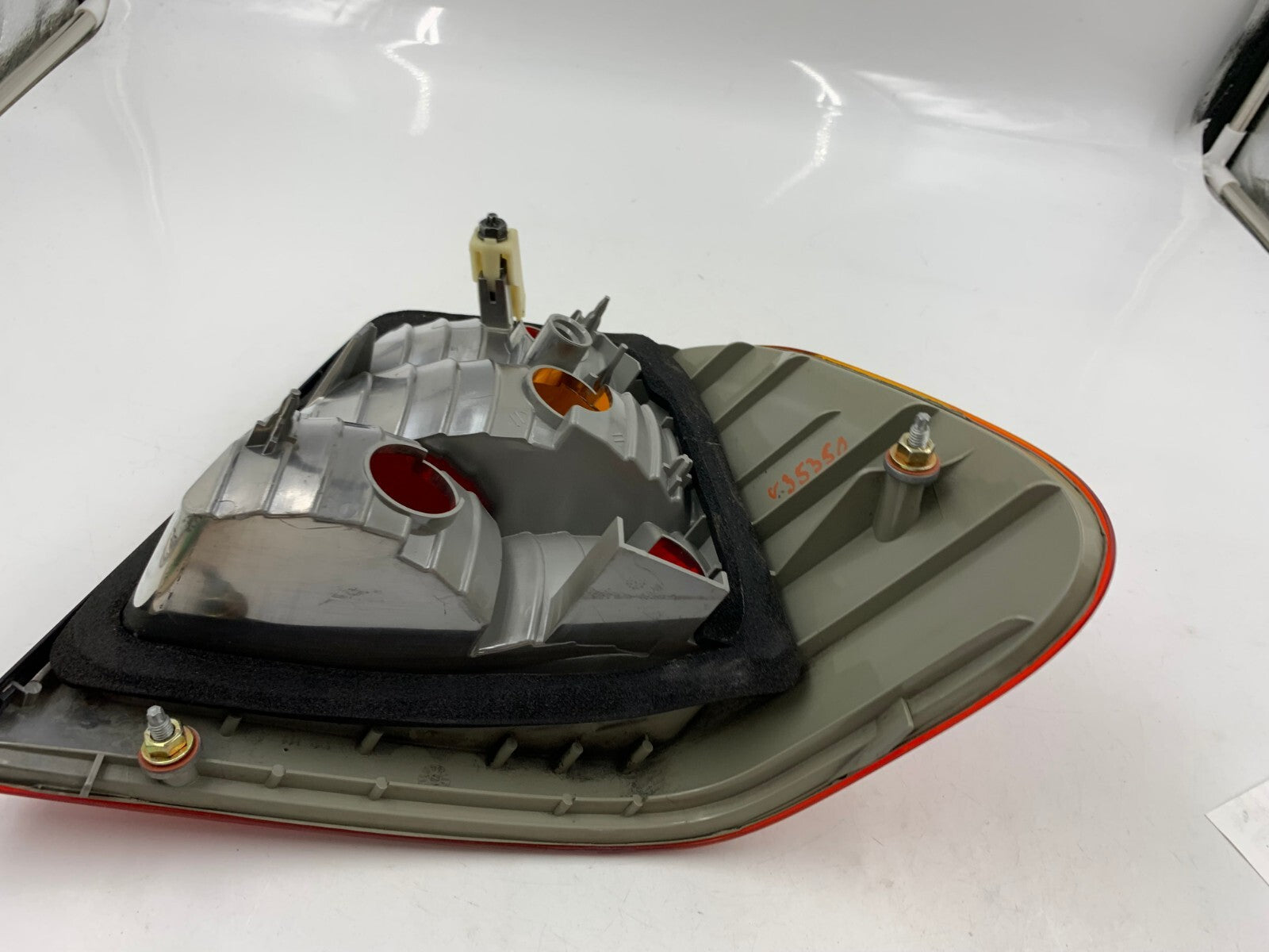 2004-2006 BMW 350i Coupe Driver Side Taillight Tail Light OEM B04B10027