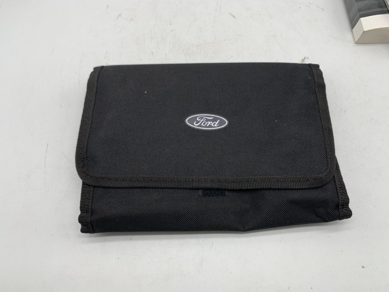 2018 Ford Edge Owners Manual Set with Case OEM B01B16008