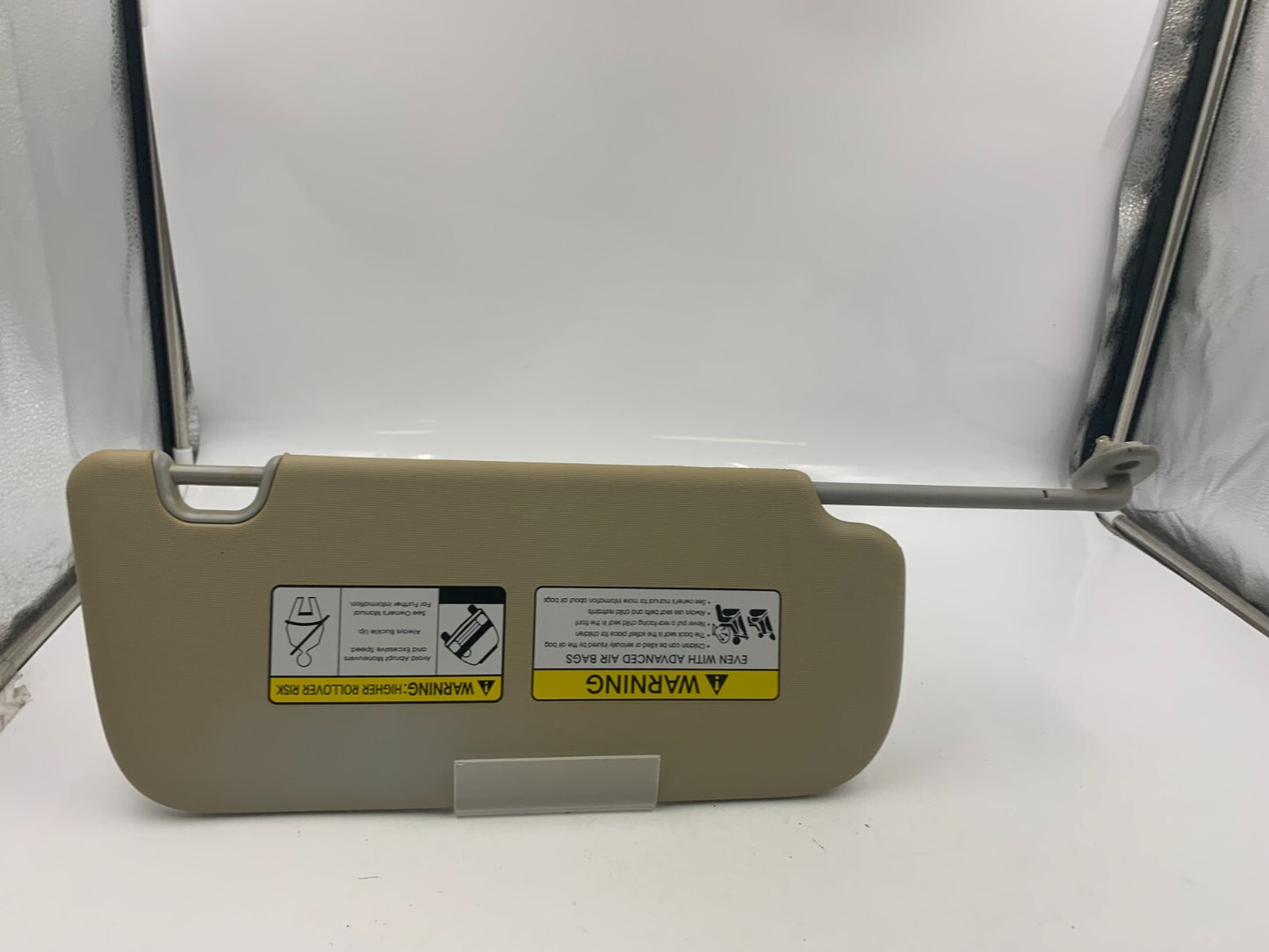 2014-2019 Kia Soul Driver Sun Visor Gray Illuminated OEM F02B04054