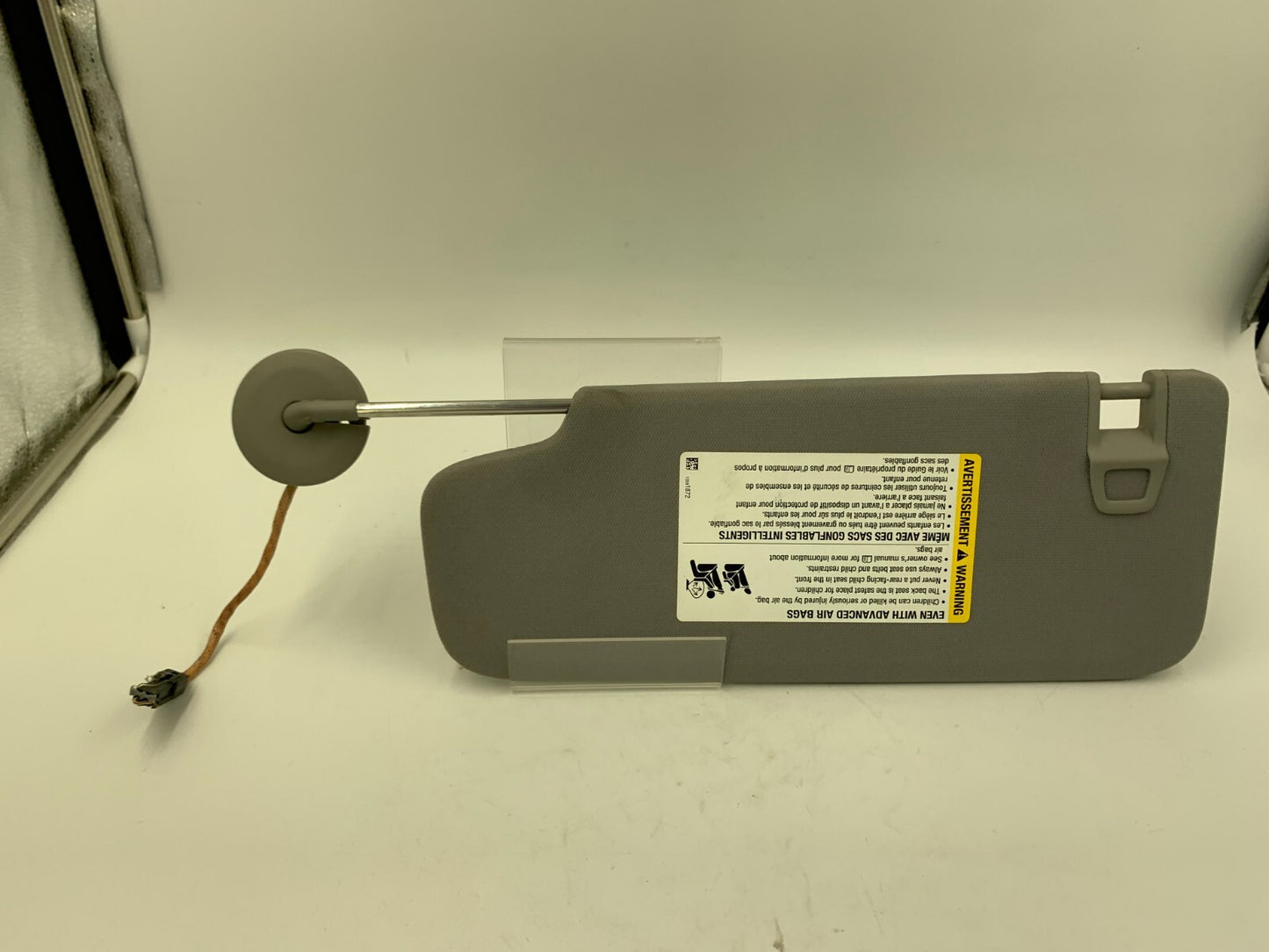 2018-2023 GMC Terrain Passenger Sun Visor Illuminated Gray A01B32053