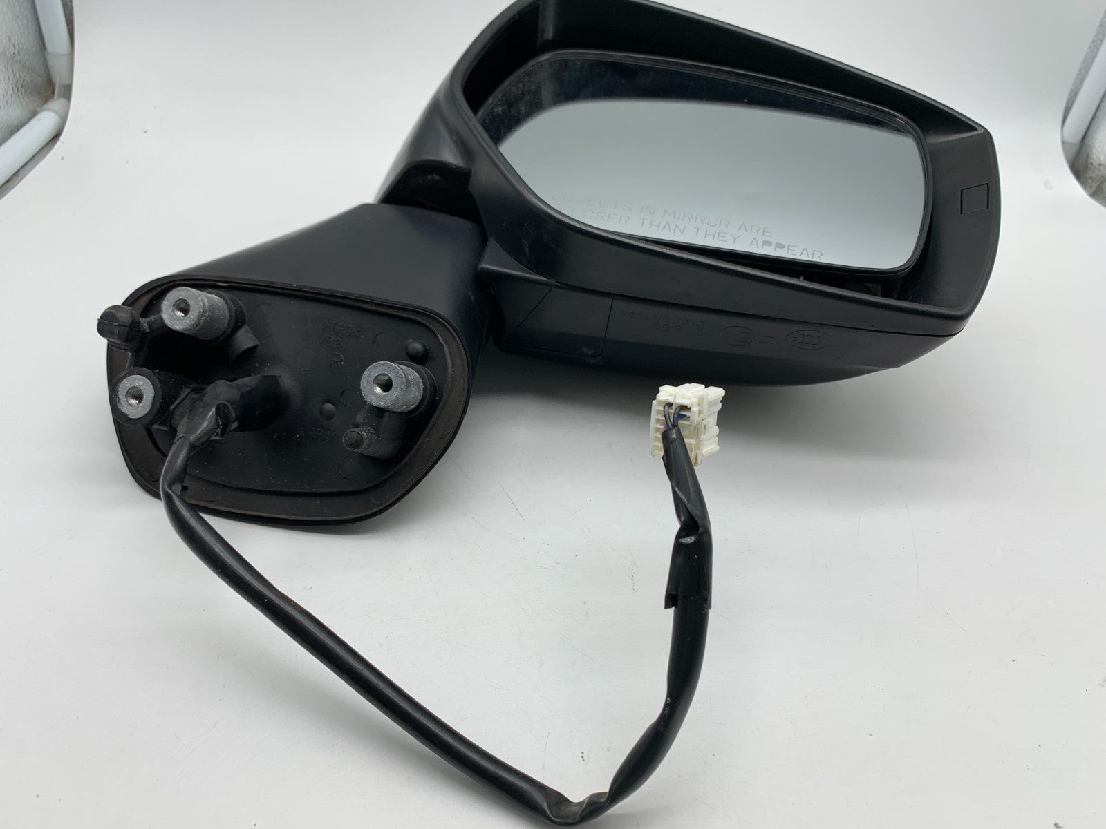2015 Subaru XV Crosstrek Passenger Side Power Door Mirror White OEM A04B10024