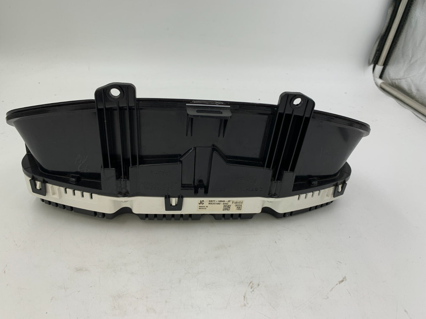 2016 Ford Fusion Speedometer Instrument Cluster 69,507 Miles OEM B02B43026