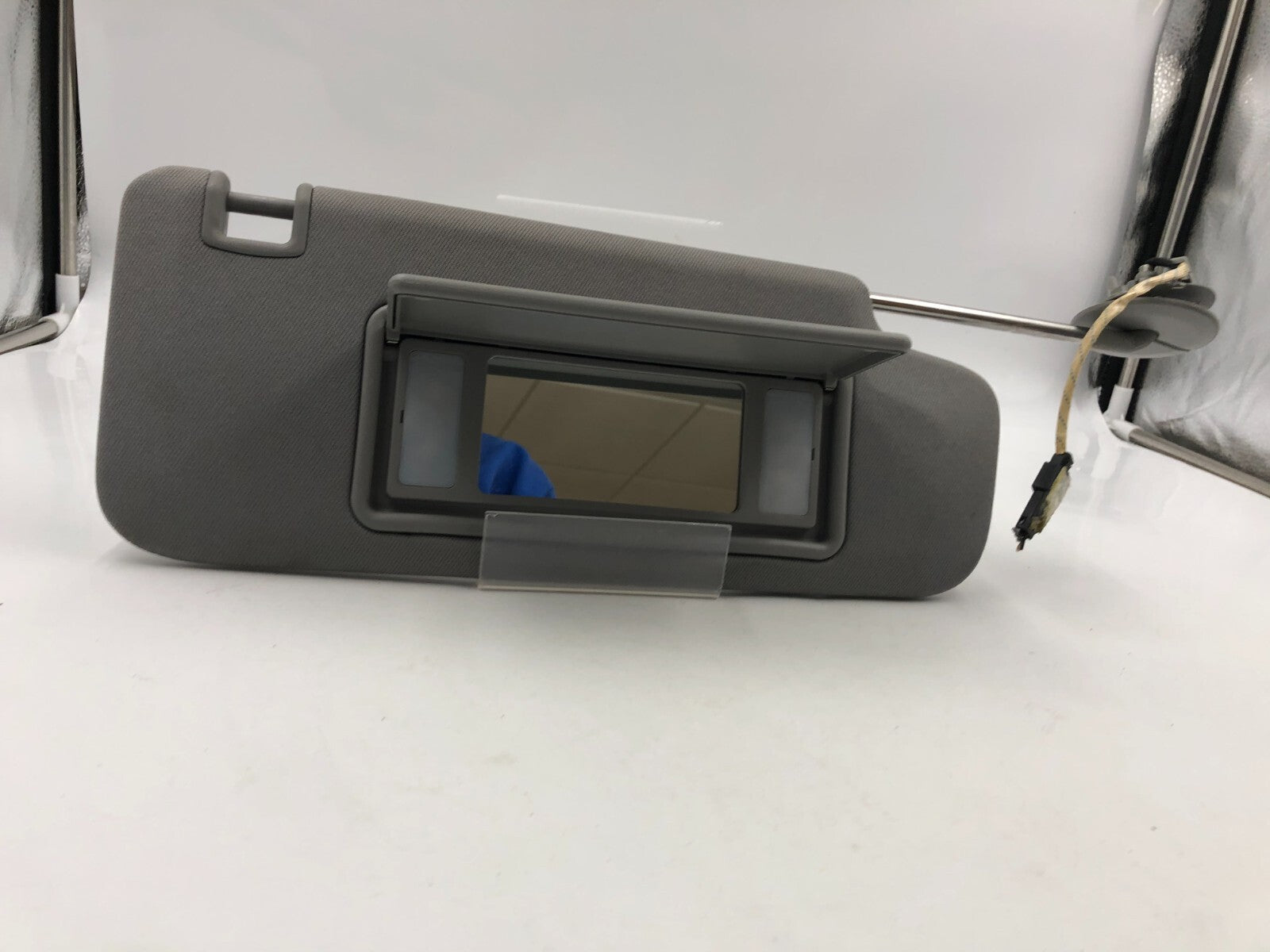 2016-2023 Chevrolet Malibu Passenger Sun Visor Illuminated OEM B01B49037