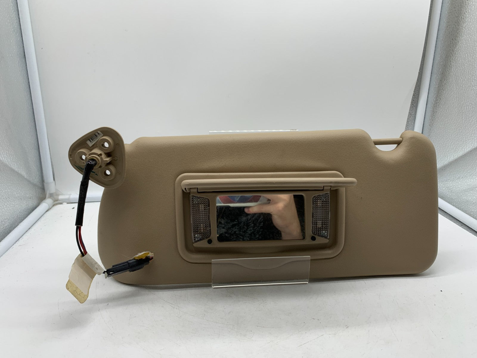 2004-2009 Cadillac SRX Driver Sun Visor Illuminated Brown OEM A04B01003