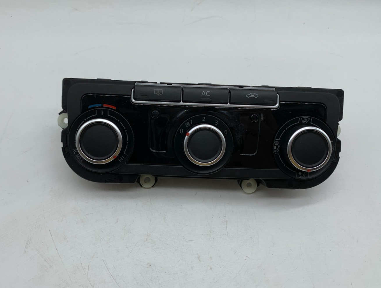 2010-2011 Volkswagen Tiguan AC Heater Climate Control Unit OEM D03B32006
