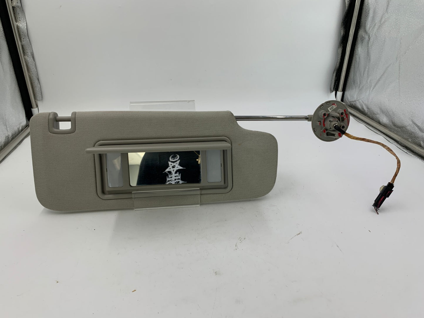 2013-2016 Chevrolet Malibu Passenger Sun Visor Gray Illuminated OEM B02B19064