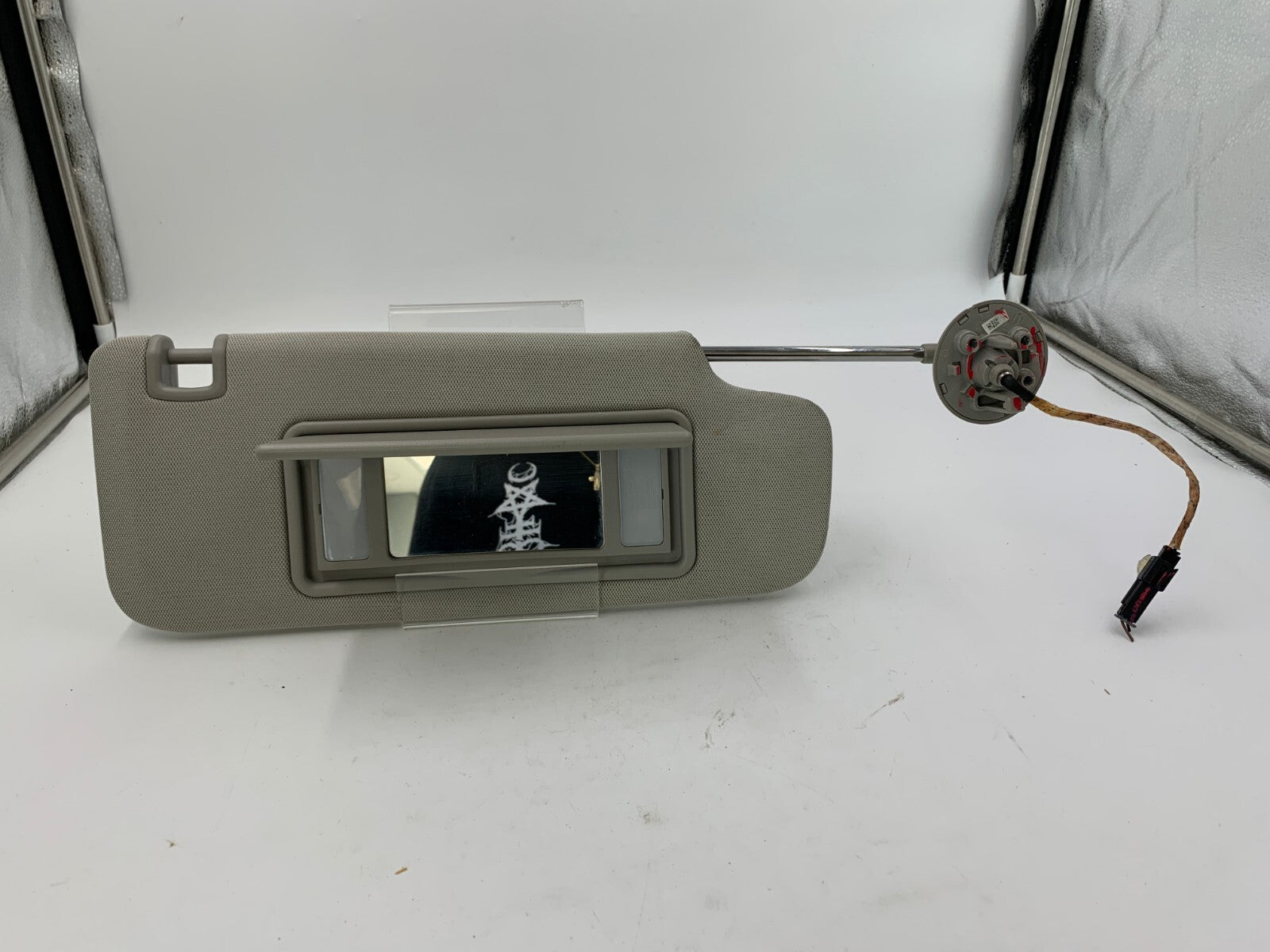 2013-2016 Chevrolet Malibu Passenger Sun Visor Gray Illuminated OEM B02B19064