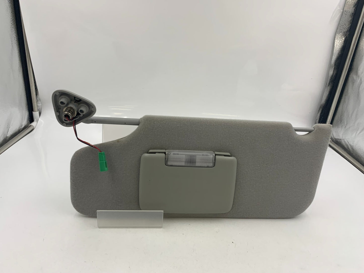 2005-2007 Ford Freestyle Driver Visor Sun Visor Gray Illuminated OEM E03B13050