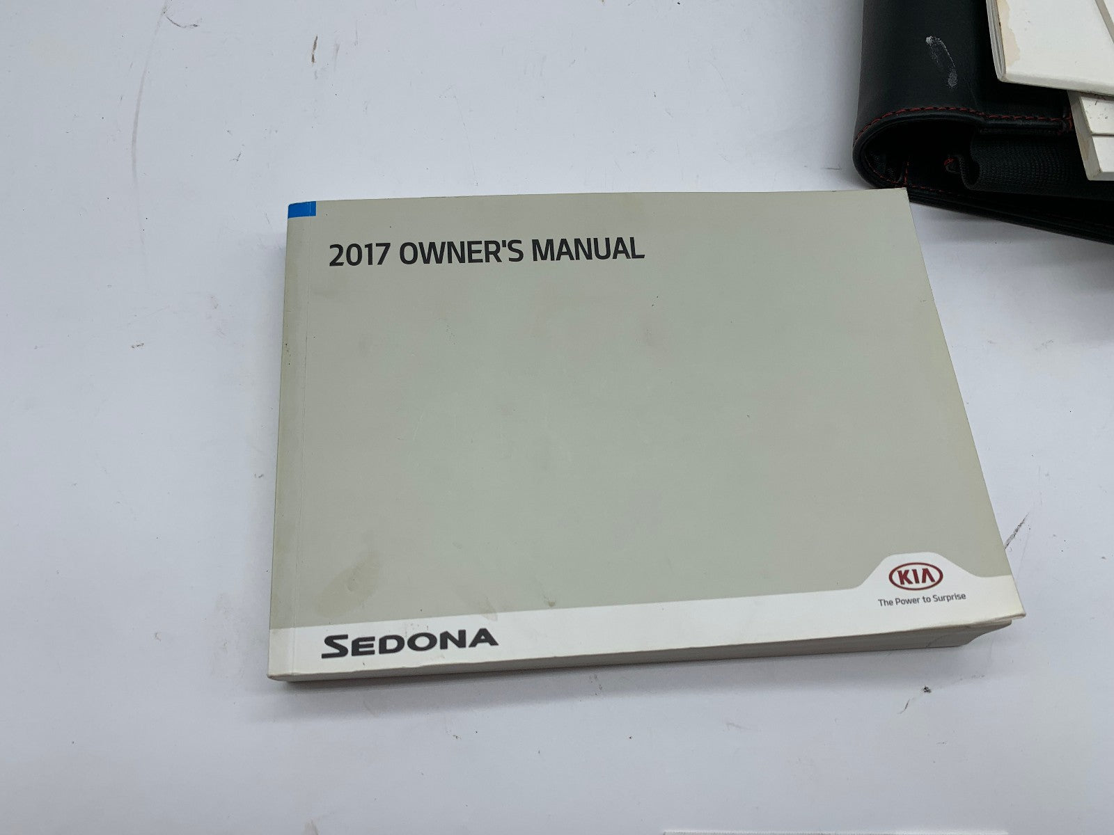 2017 Kia Sedona Owners Manual Set with Case OEM D03B13001