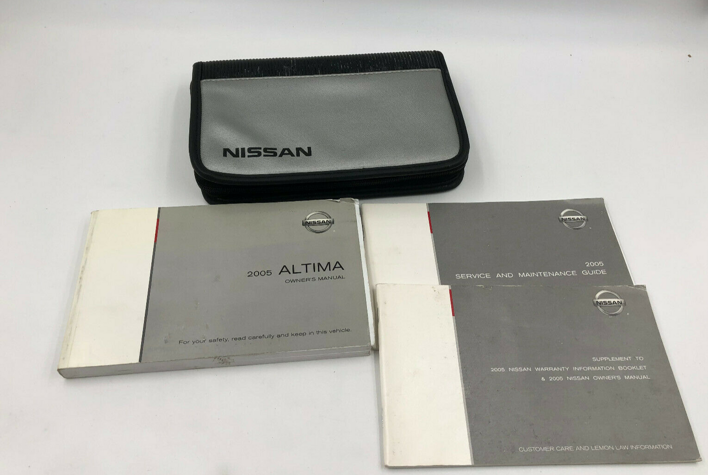 2005 Nissan Altima Owners Manual Set with Case OEM C03B69020