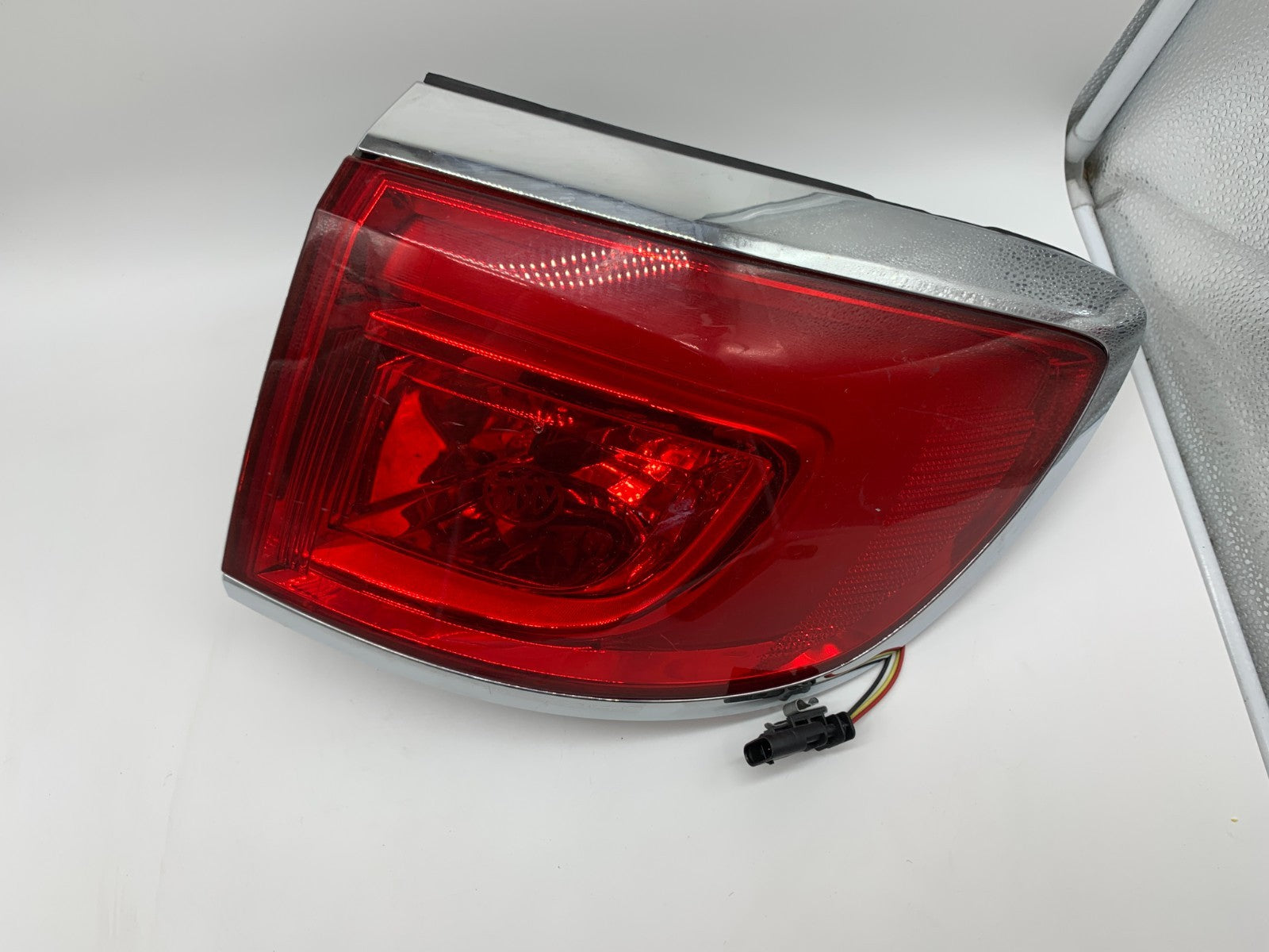 2013-2017 Buick Enclave Passenger Side Tail Light Taillight OEM A03B54001