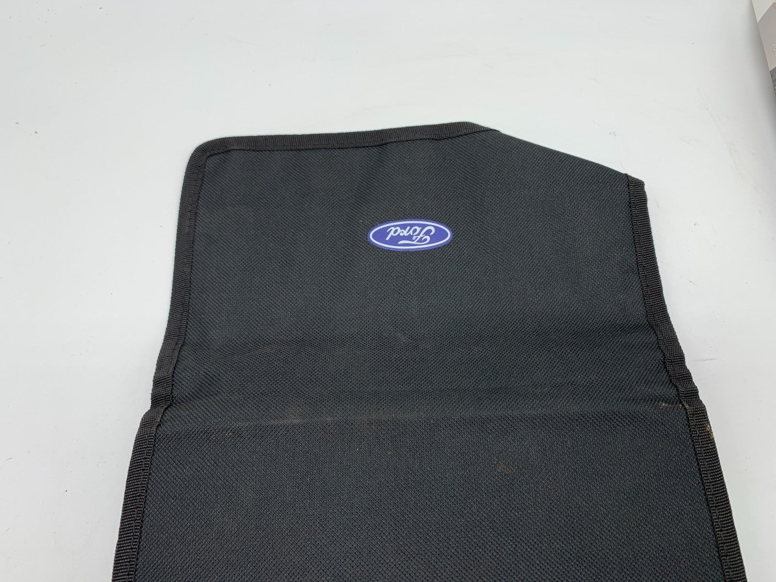2017 Ford Fusion Owners Manual Set with Case OEM C03B08004