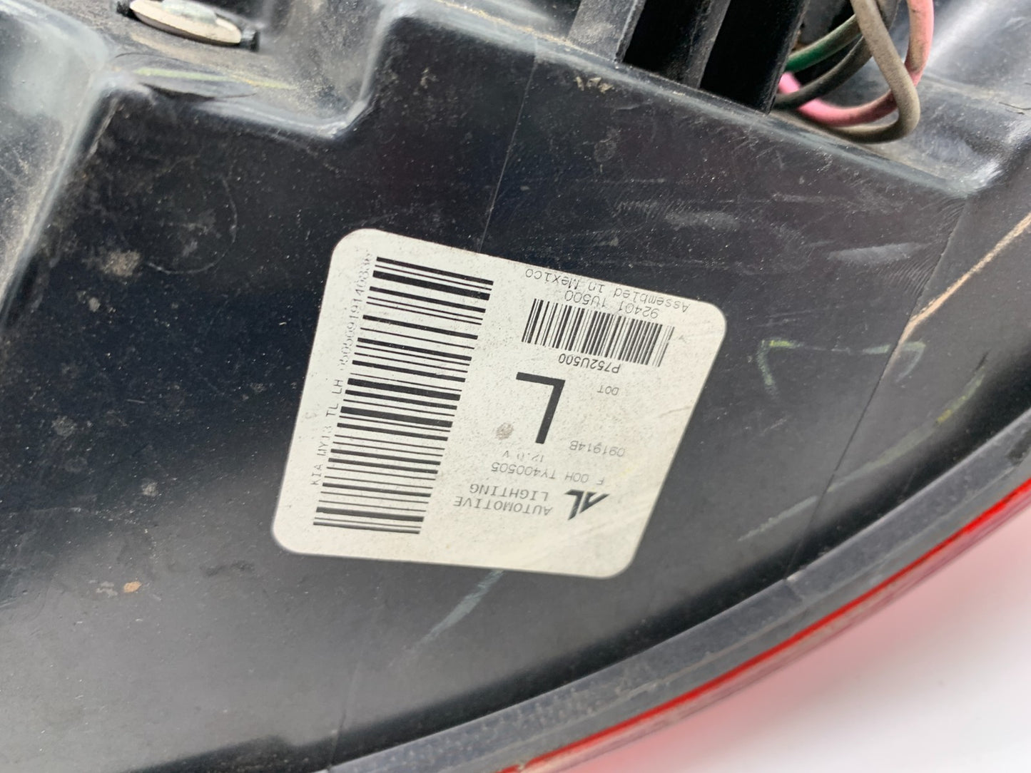 2014-2015 Kia Sorento Driver Tail Light Quarter Panel Lamp OEM