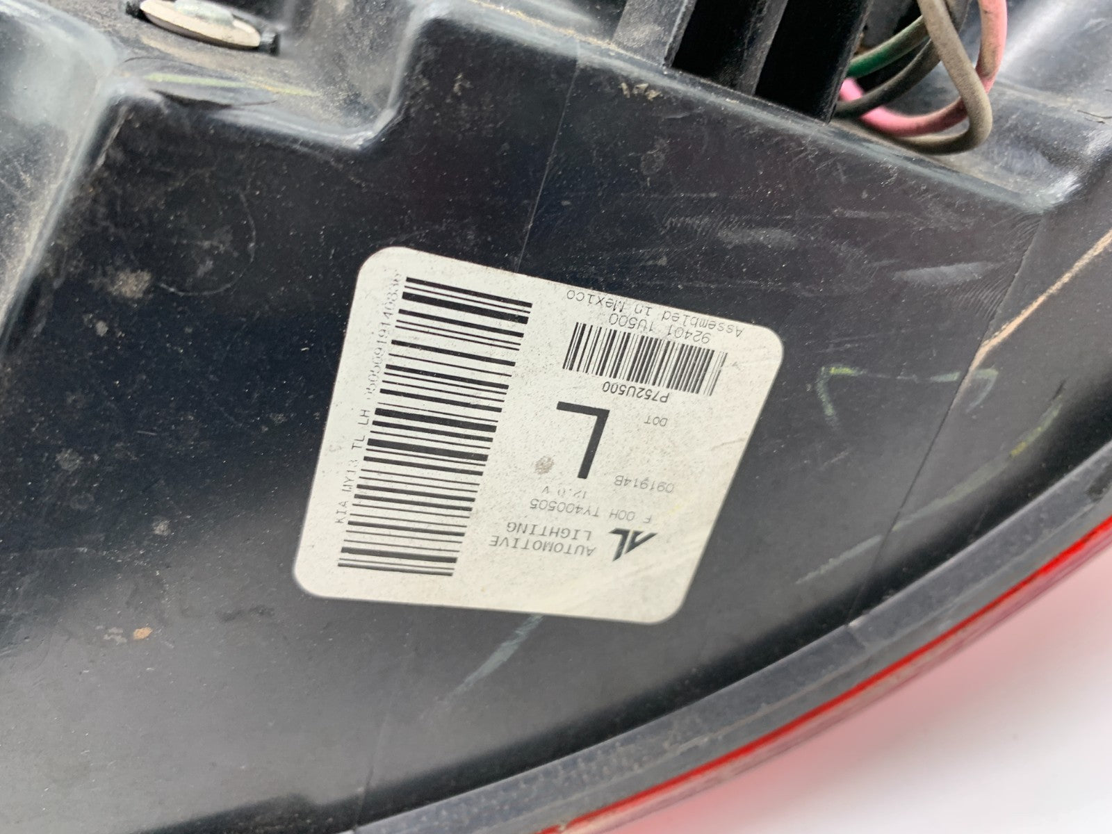 2014-2015 Kia Sorento Driver Tail Light Quarter Panel Lamp OEM