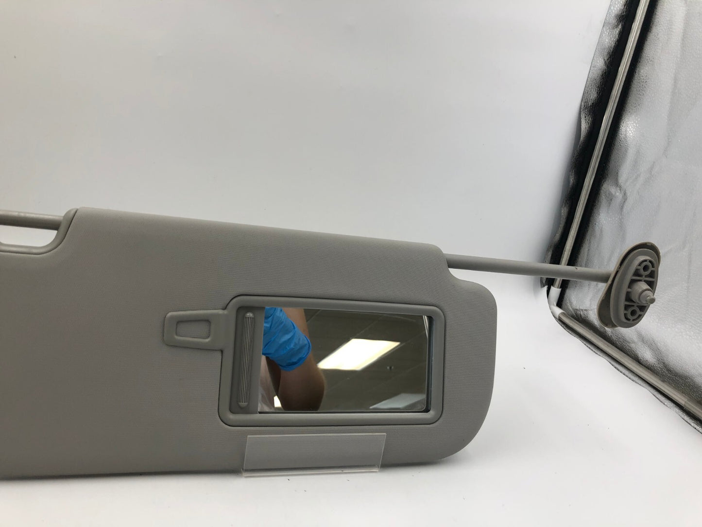 2014-2019 Kia Soul Passenger Sun Visor Gray Illuminated OEM C01B13031