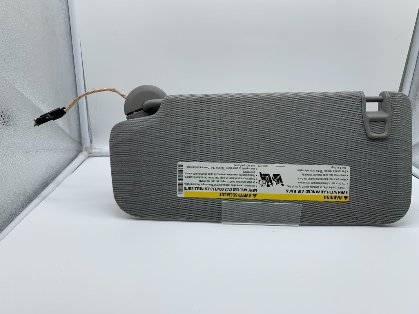 2017-2021 Chevrolet Trax Passenger Sun Visor Gray Illuminated OEM B01B55003