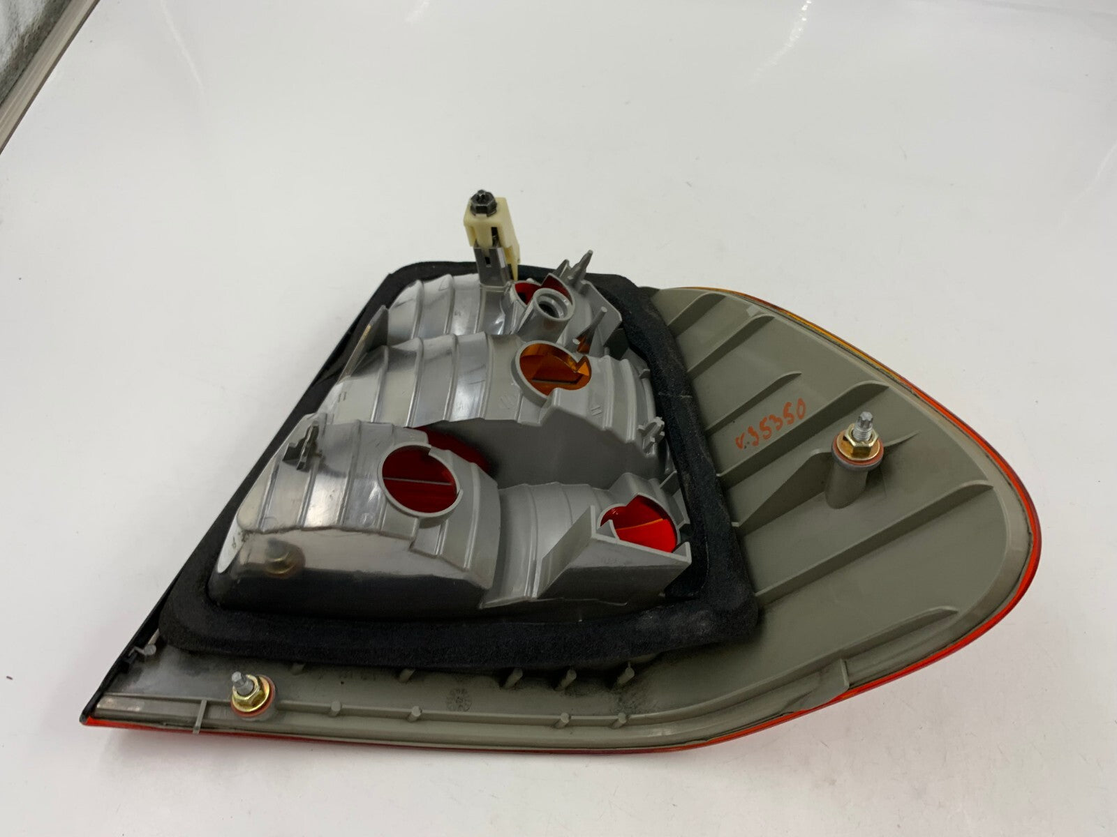 2004-2006 BMW 350i Coupe Driver Side Taillight Tail Light OEM B04B10027