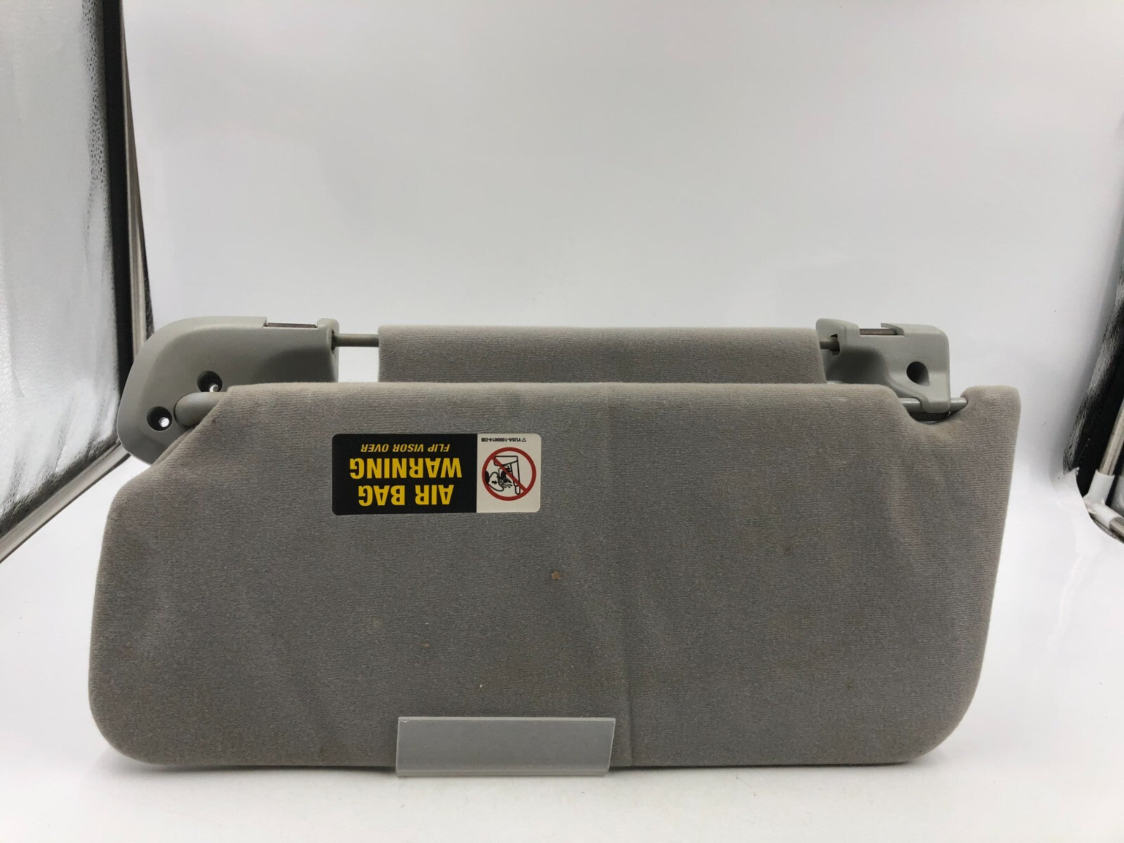 2005-2006 Lincoln Navigator Passenger Sun Visor Gray Illuminated OEM D03B30048