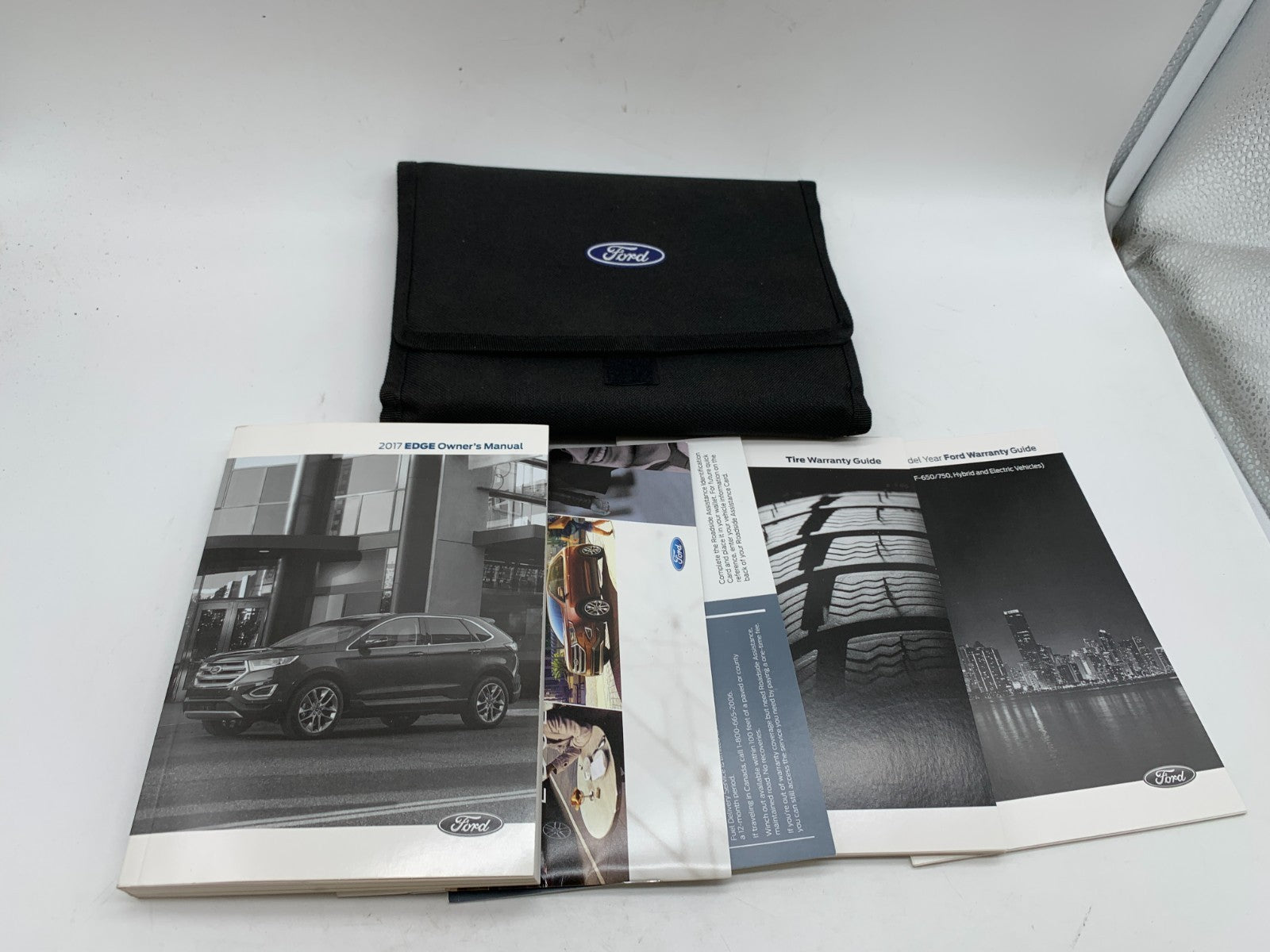2017 Ford Edge Owners Manual Set with Case OEM C02B04007