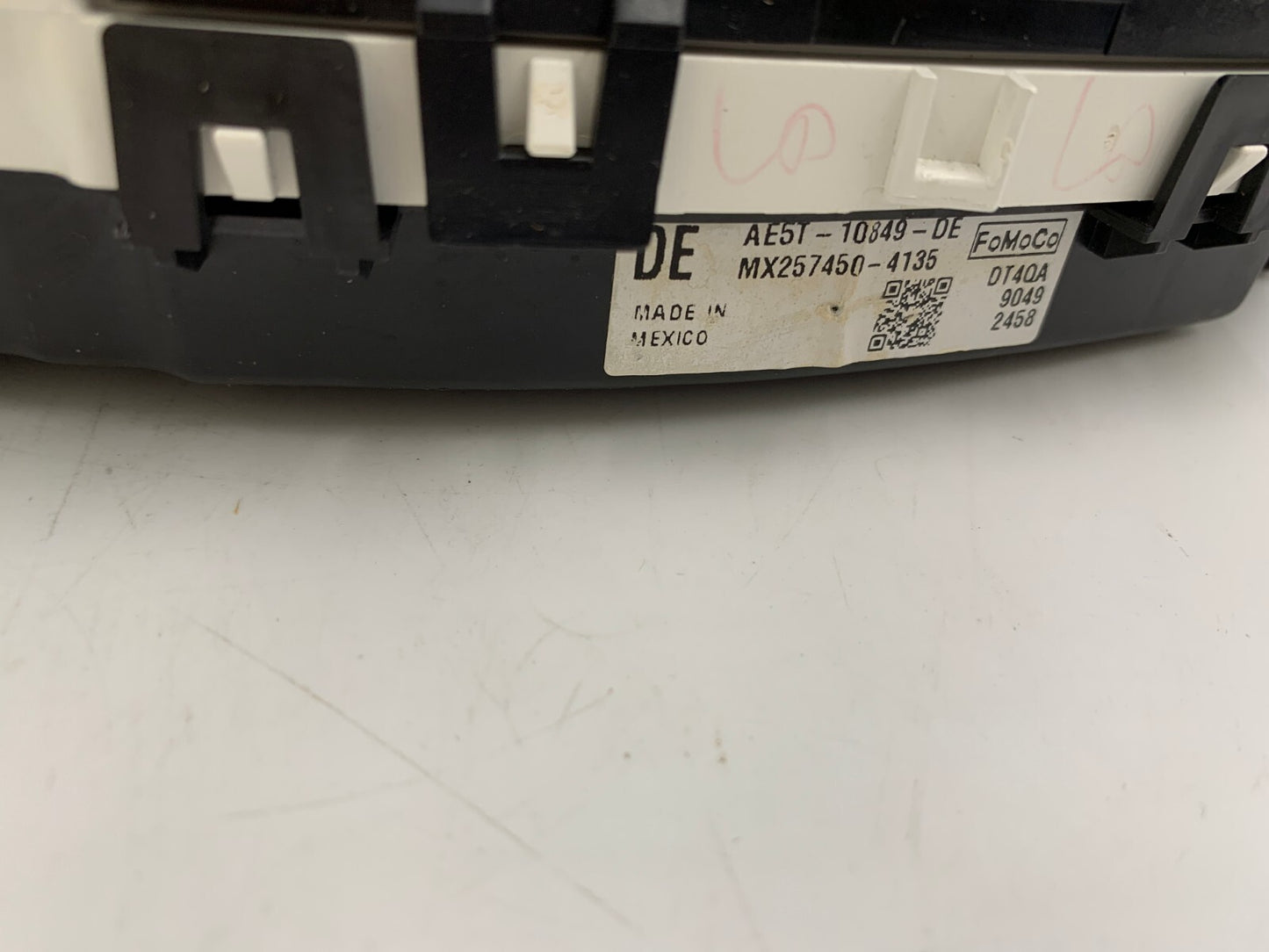 2010 Ford Fusion Speedometer Instrument Cluster 63,673 Miles OEM B02B51039