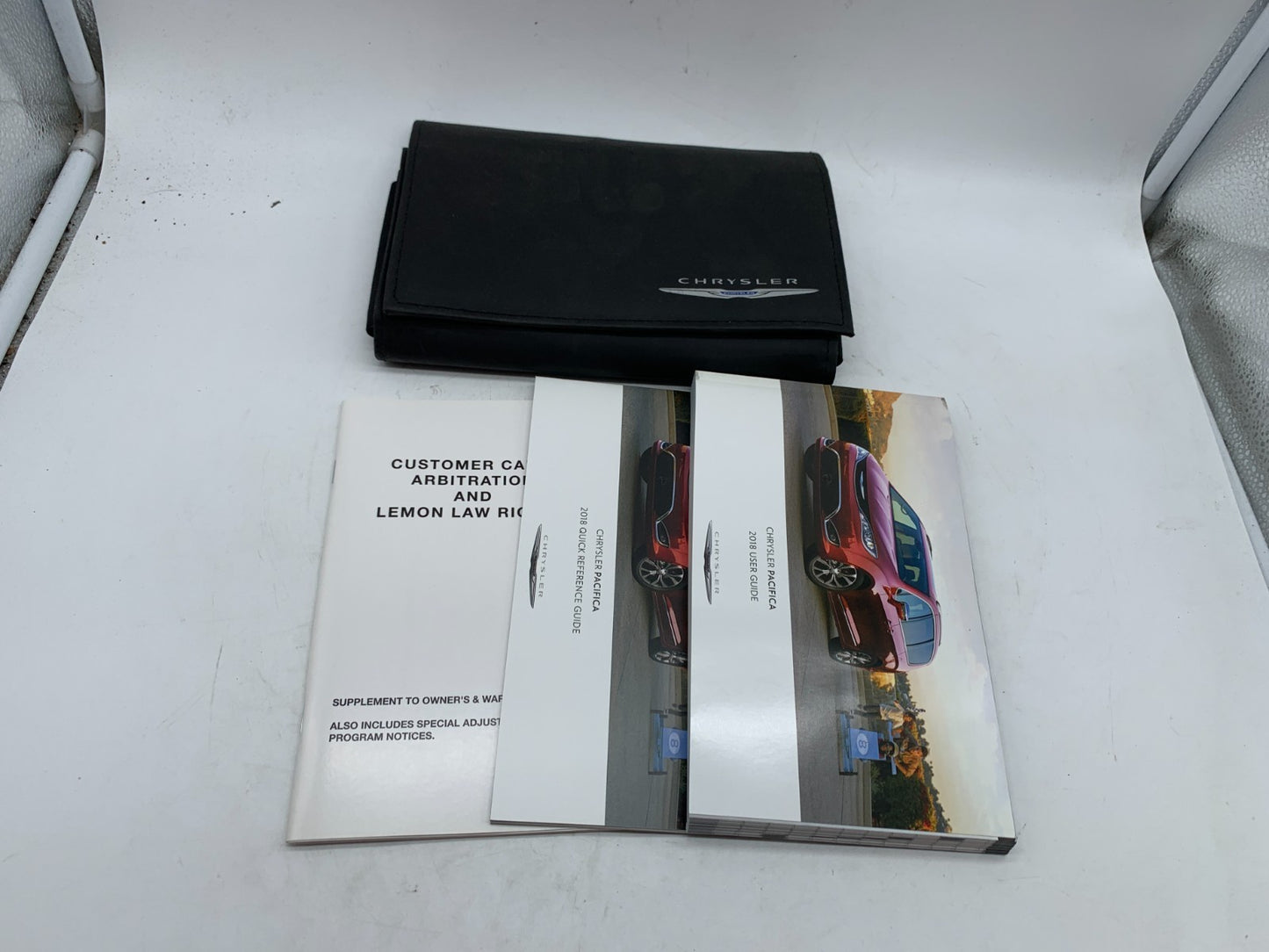 2018 Chrysler Pacifica Owners Manual with Case OEM A04B35011