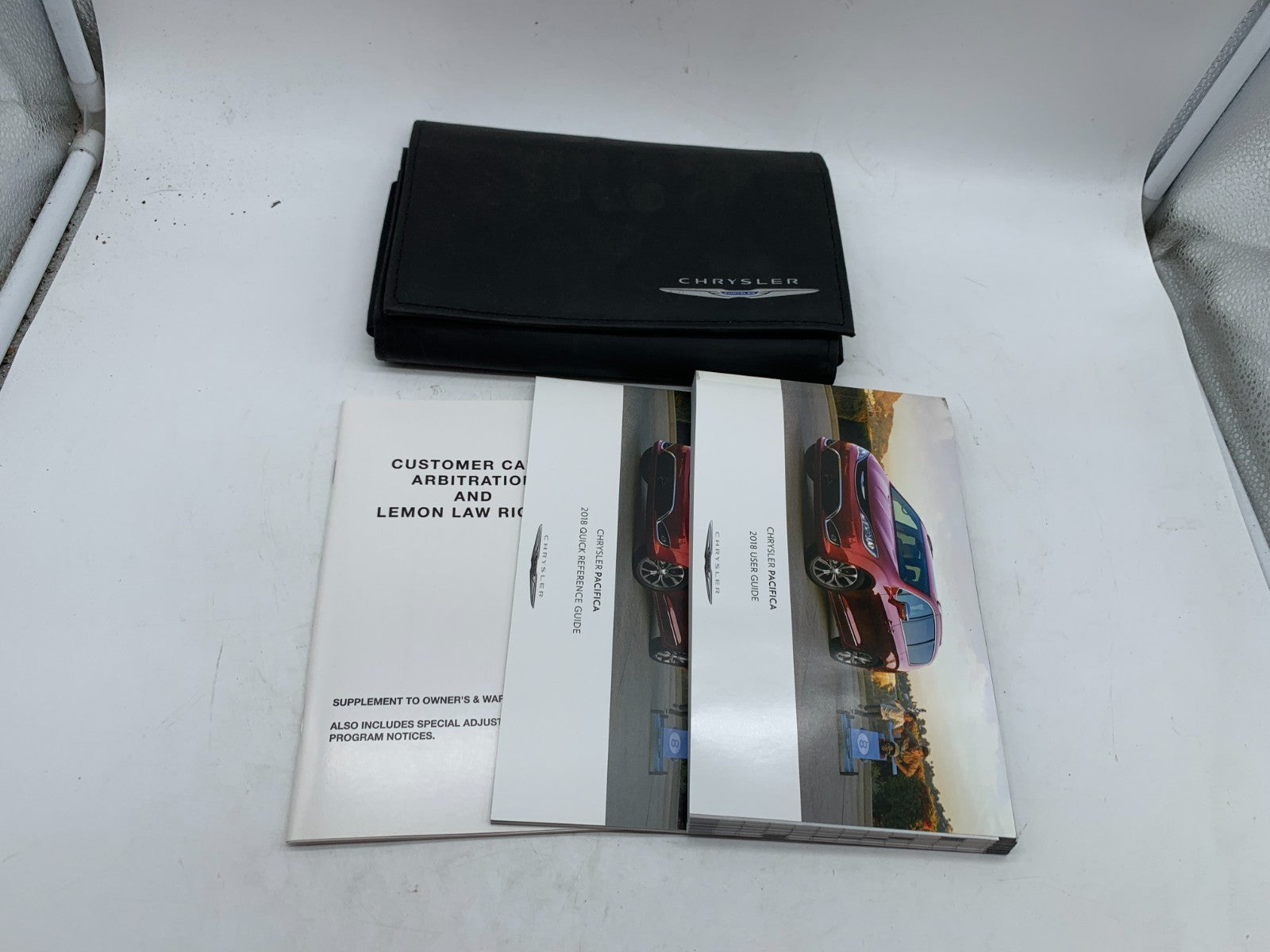 2018 Chrysler Pacifica Owners Manual with Case OEM A04B35011