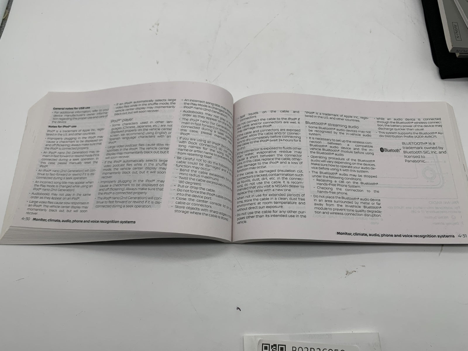 2021 Nissan Versa Owners Manual Set with Case OEM B02B36050