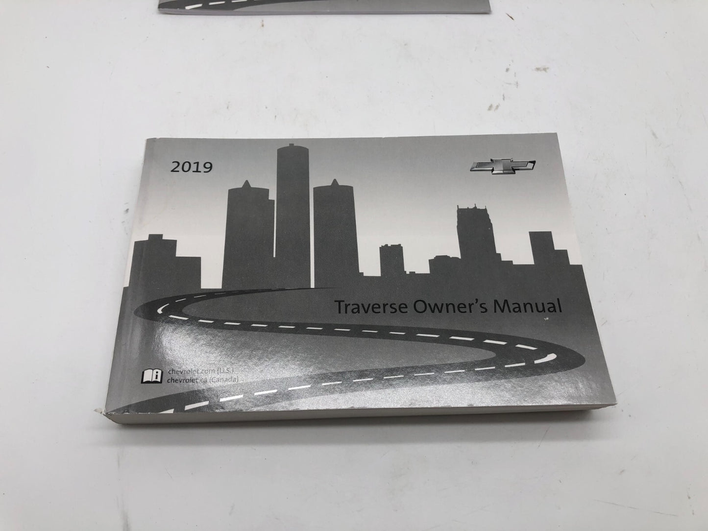 2019 Chevrolet Traverse Owners Manual Set OEM B03B63016