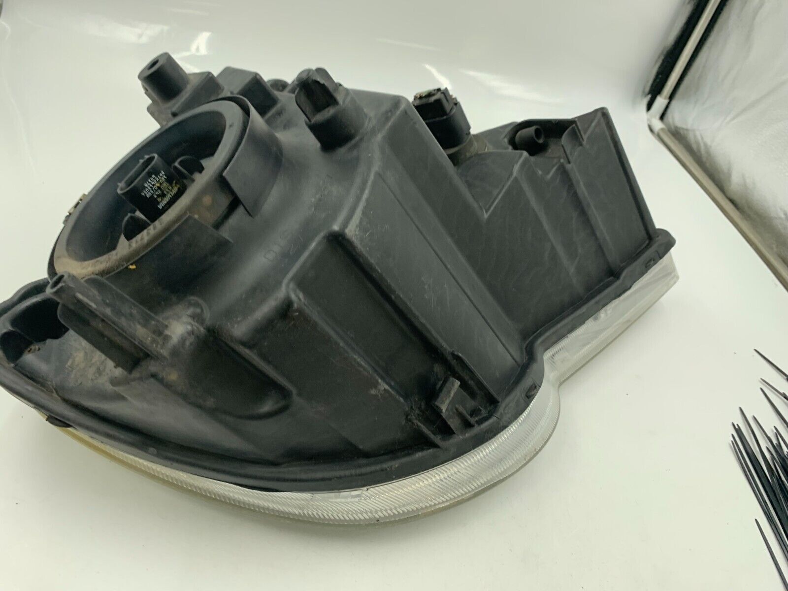 2007-2008 Chrysler Pacifica Driver Side Head Light Headlight OEM D02B57001