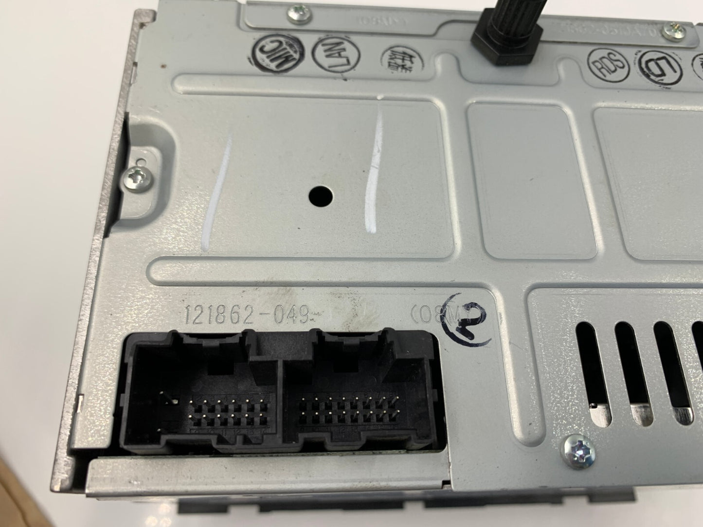 2008 Saturn Vue AM FM Radio CD Player Receiver OEM E01B37082