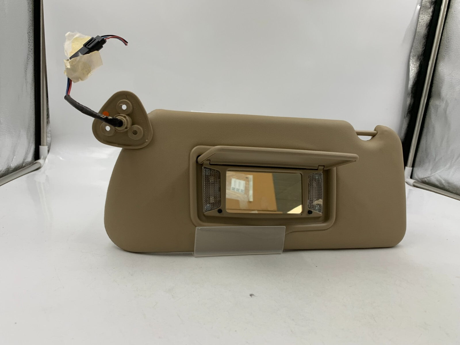 2003-2007 Cadillac CTS Driver Sun Visor Tan Illuminated OEM A01B29062