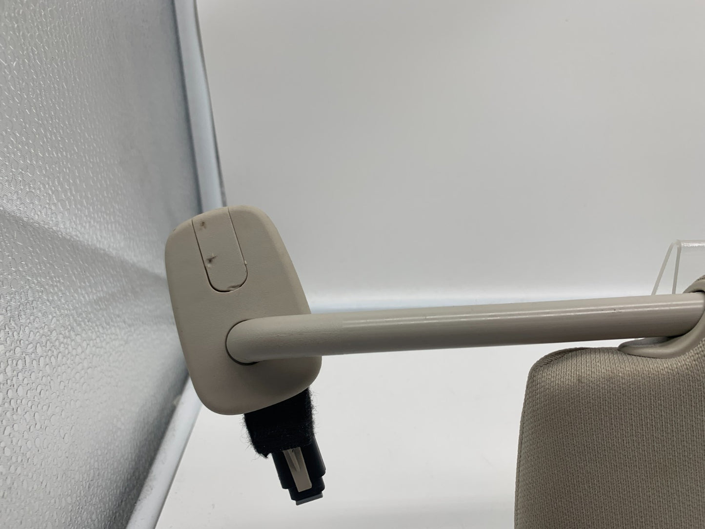 2014-2018 Jeep Grand Cherokee Passenger Sun Visor Gray Illuminated OEM D03B19015