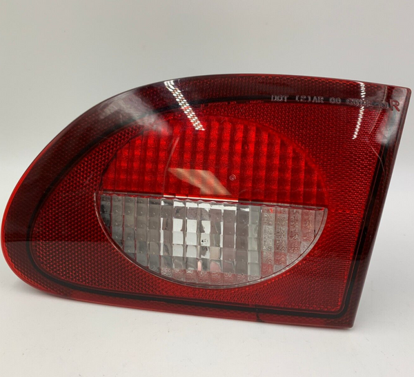 2000-2002 Chevrolet Cavalier Passenger Side Tail Light Taillight OEM C04B41025