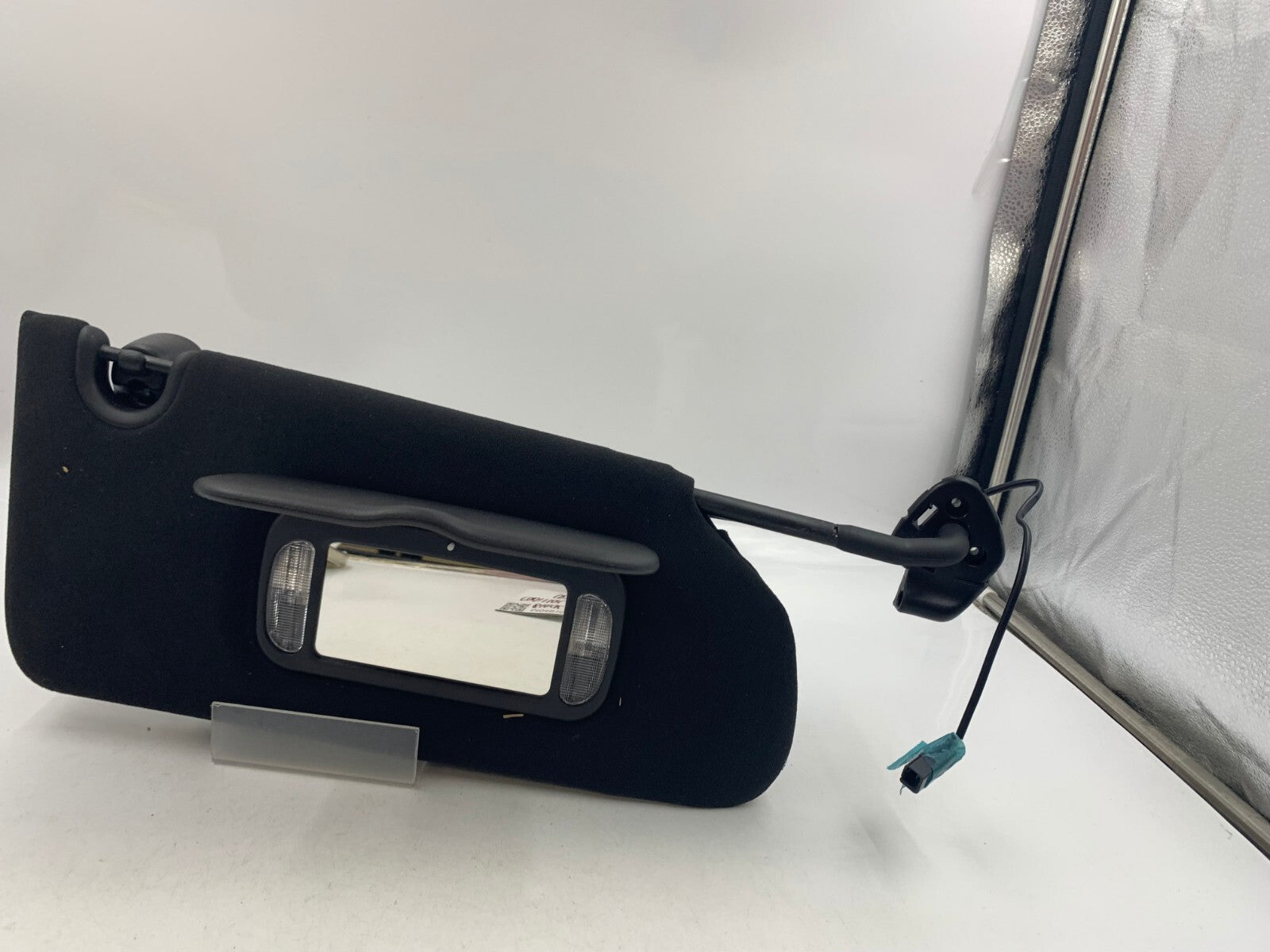 2006-2007 Cadillac DTS Passenger Sun Visor Black Illuminated OEM A01B42027